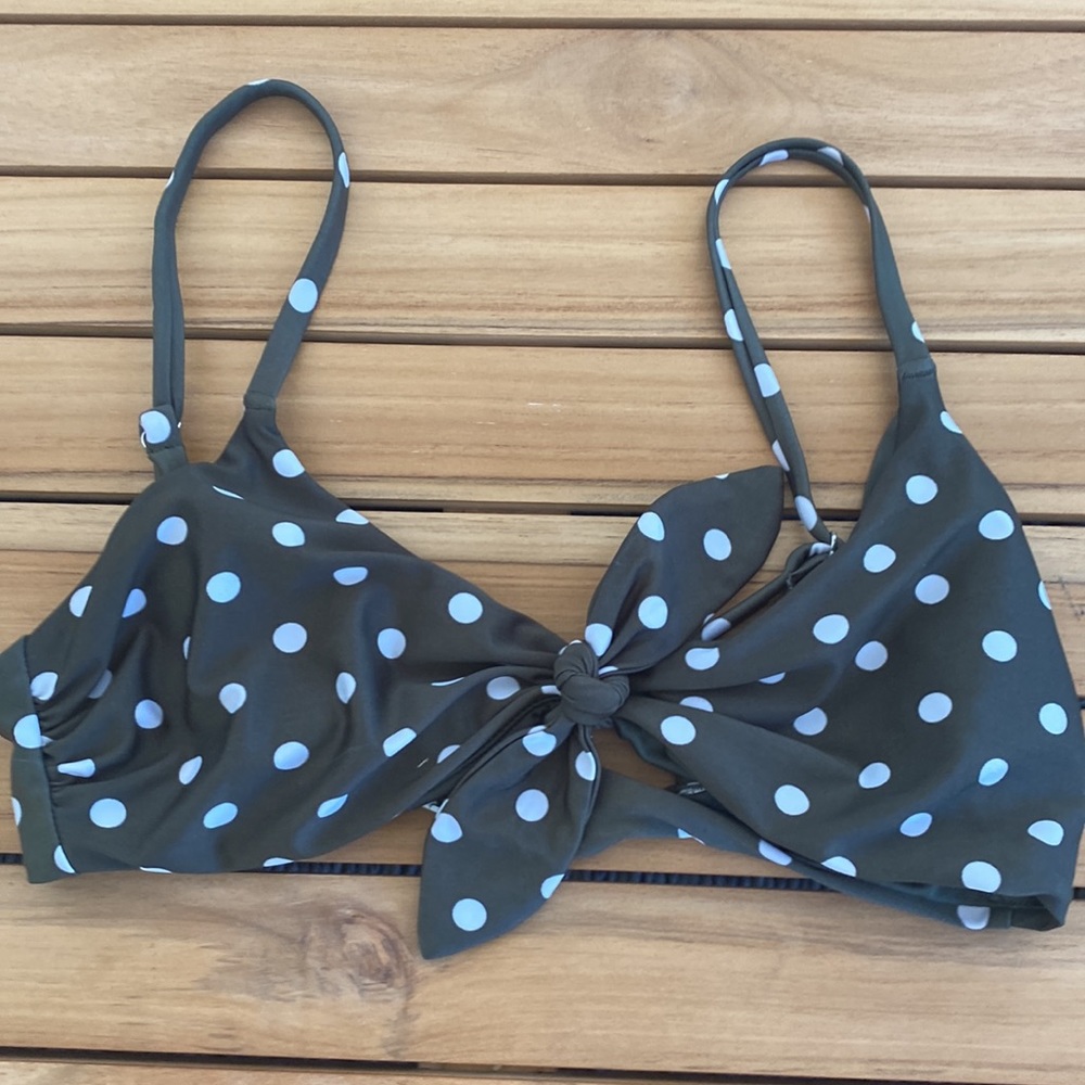 Size XS-L Bikini Bundle - Picture 10 of 14
